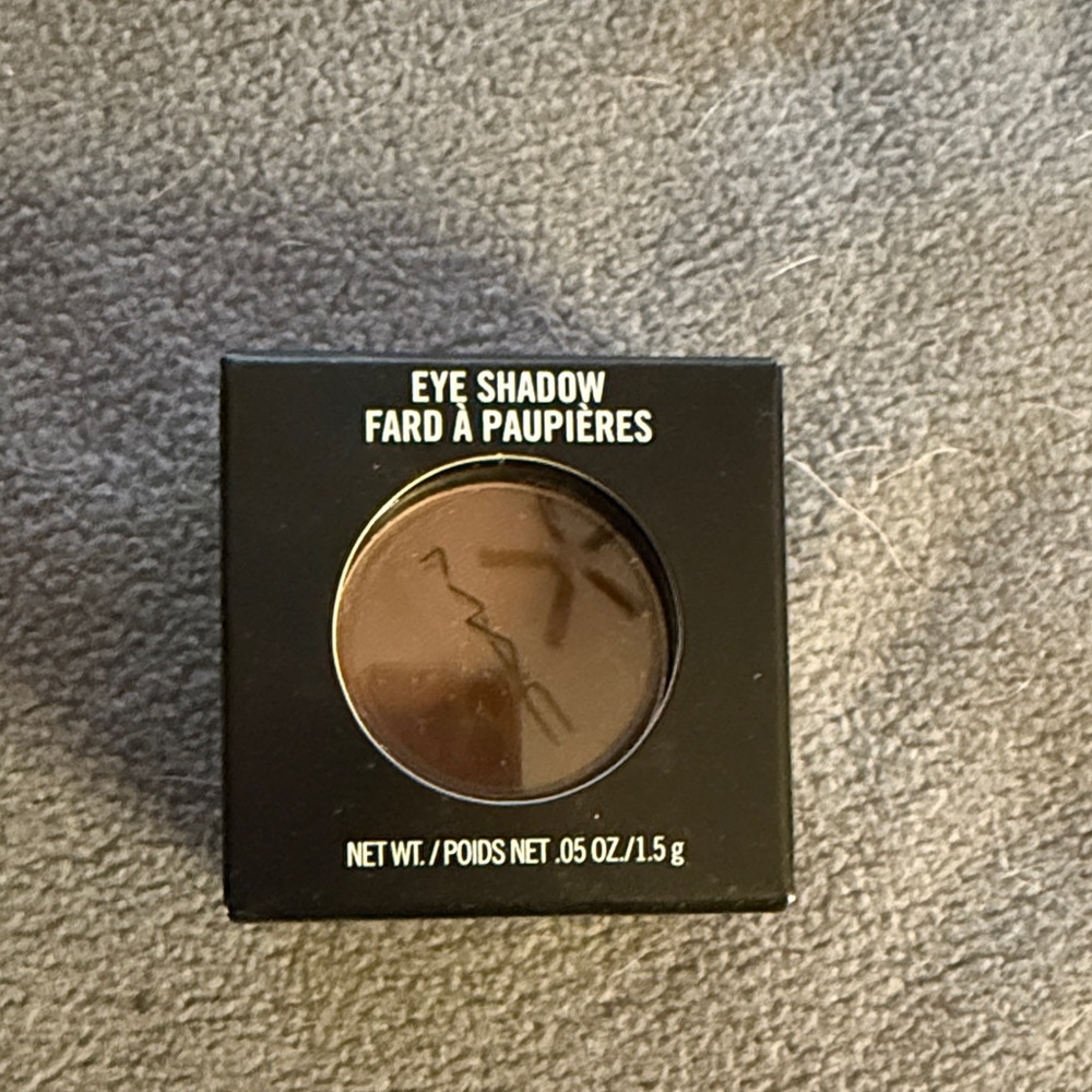 MAC Cosmetics Deep Brown Eyeshadow